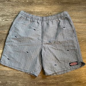 Vineyard Vines boys swim trunks!  Size Large (16)
